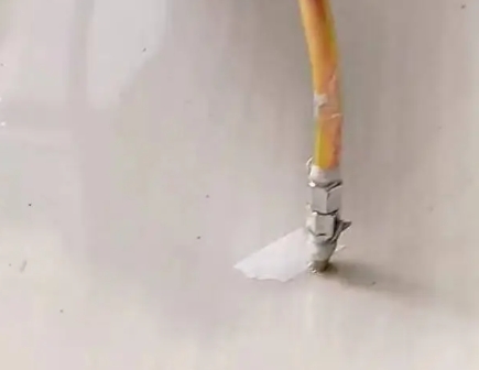 门头沟瓷砖空鼓维修公司专业解答在瓷砖铺贴过程中，如果使用的砂料过粗（如全部使用了粗砂），可能会导致以下问题